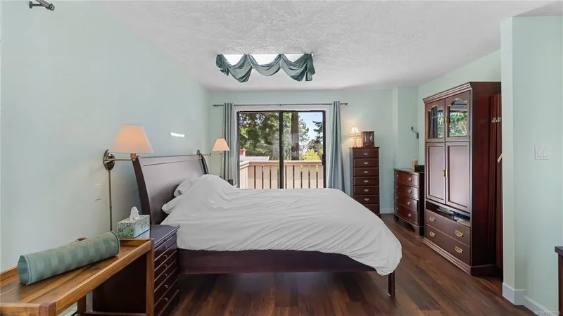 2059 Saltair Pl, Saanich, British Columbia, Canada. - Photo 32
