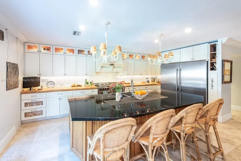 9400 E Broadview Dr, Bay Harbor Islands, FL, United States. - Photo 7