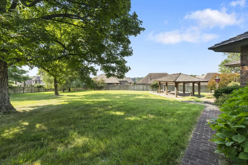3886 E Hawthorne Hill Lane, Springfield, MO 65809, Springfield, Missouri, United States. - Photo 19