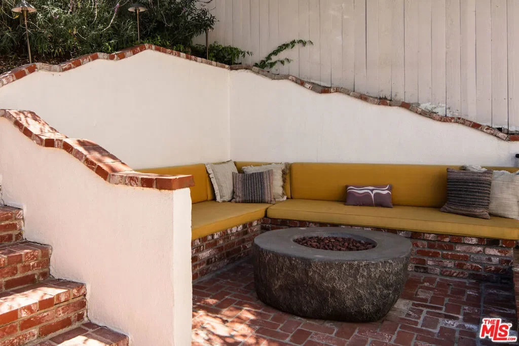2003 El Cerrito Place, Los Angeles, California, United States. - Photo 11