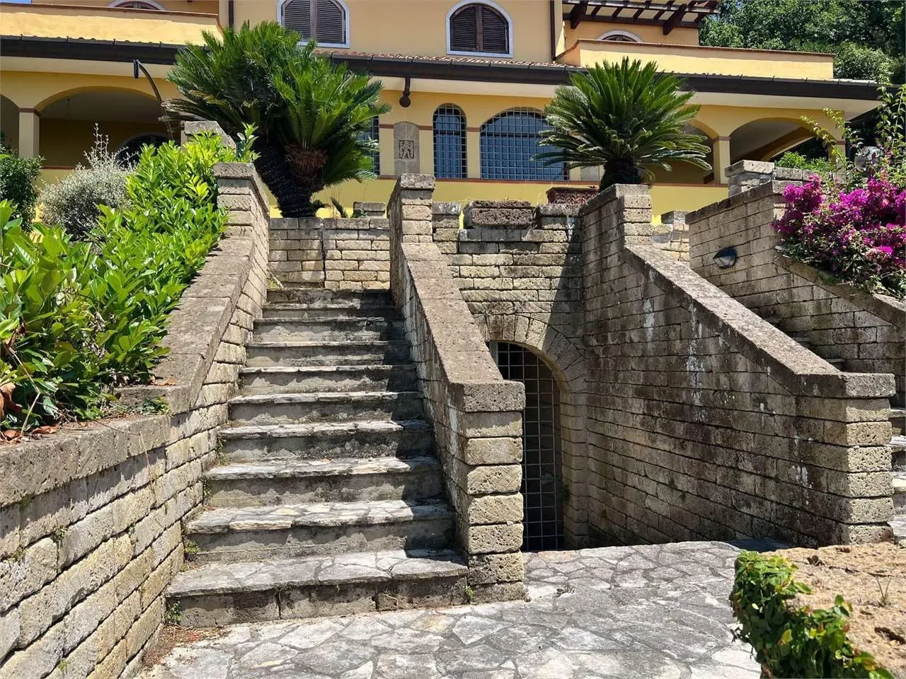 Via Monteverde, Carrara, Tuscany, Italy. - Photo 11