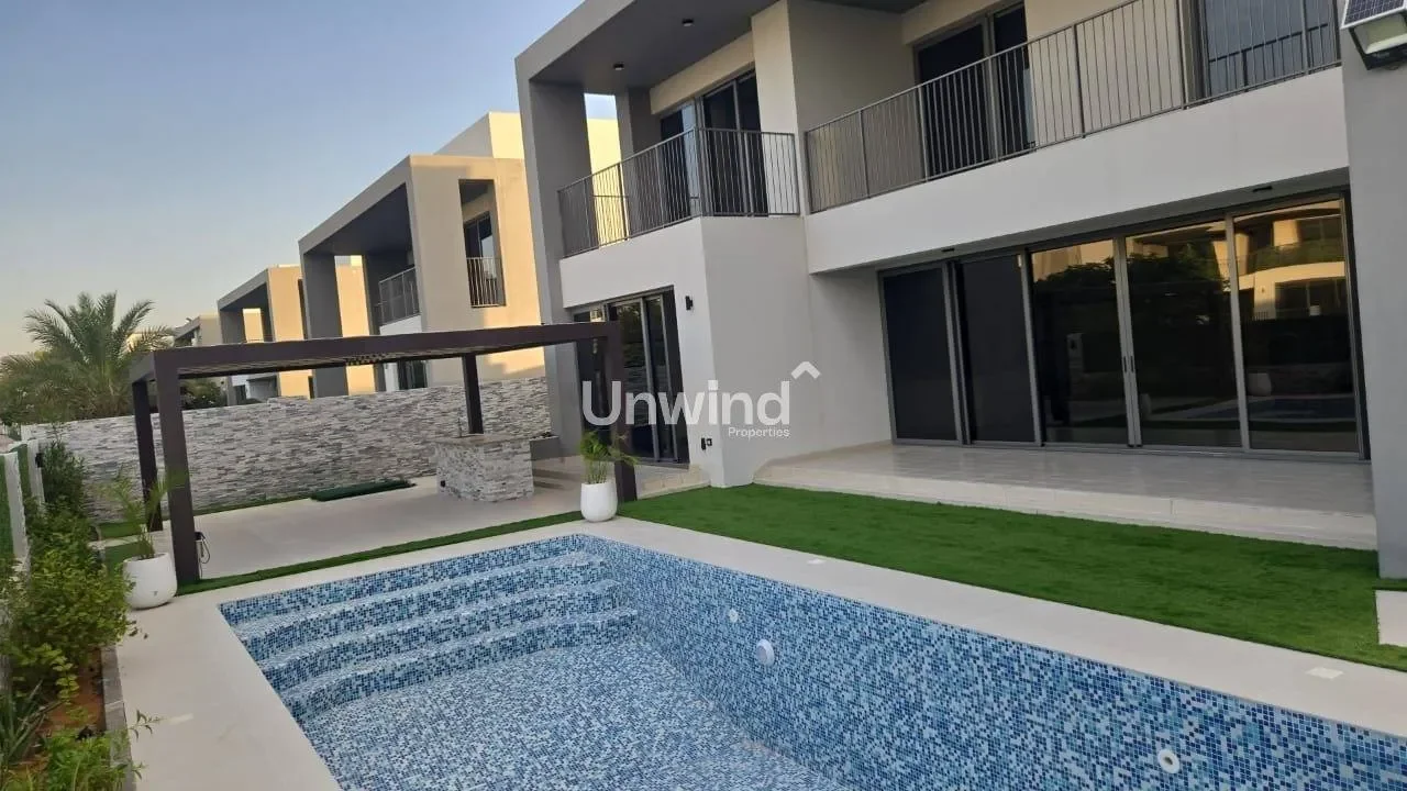 Exterior photo 5