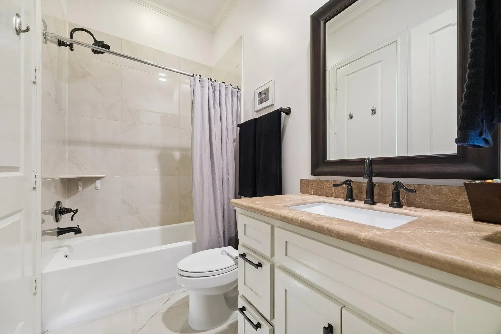 1305 W Bell Street, Houston, Texas, United States. - Photo 19