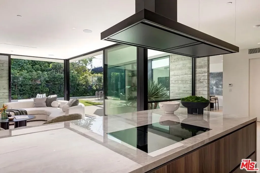 2831 Malcolm Avenue, Los Angeles, California, United States. - Photo 10