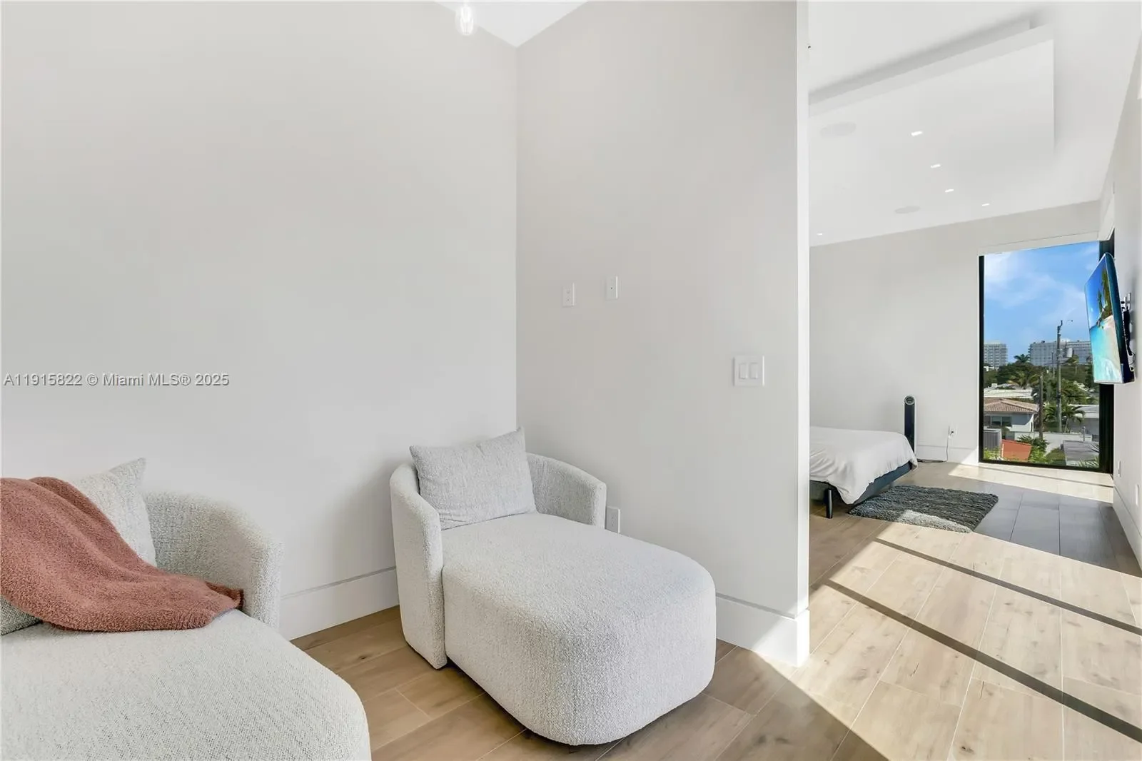 9045 Hawthorne Ave, Bal Harbour, Florida, United States. - Photo 39