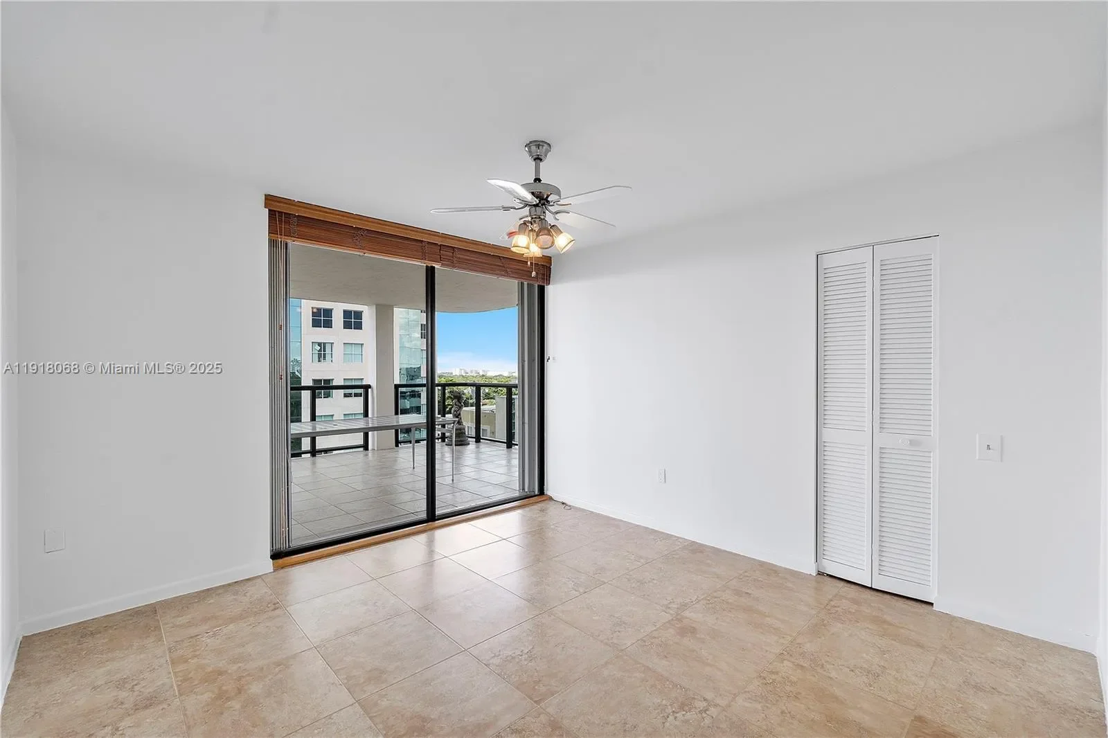 2575 S Bayshore Dr 15B, Miami, Florida, United States. - Photo 8
