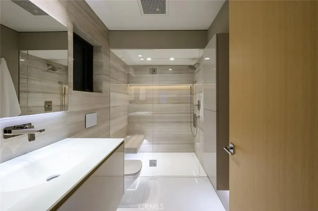 8808 Thrasher Avenue, Los Angeles, California, United States. - Photo 14