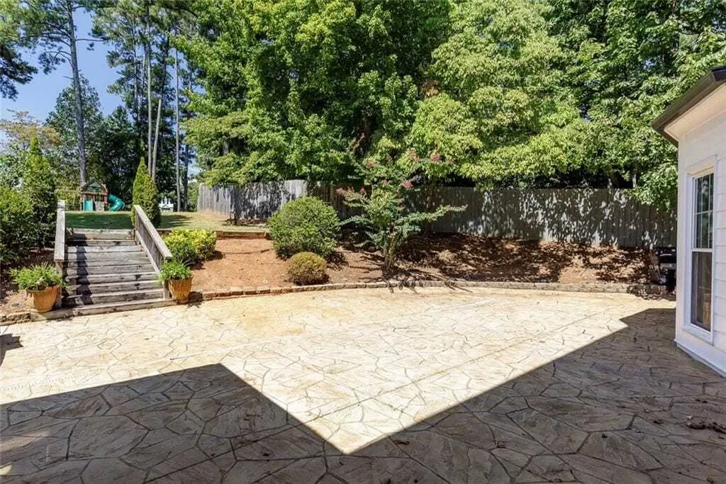 Exterior photo 7