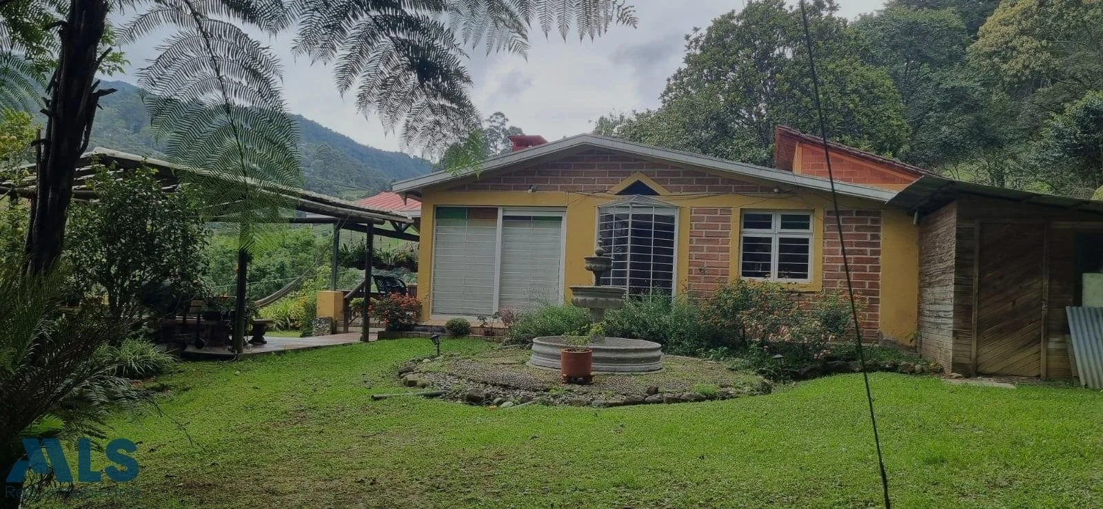 Exterior photo 7