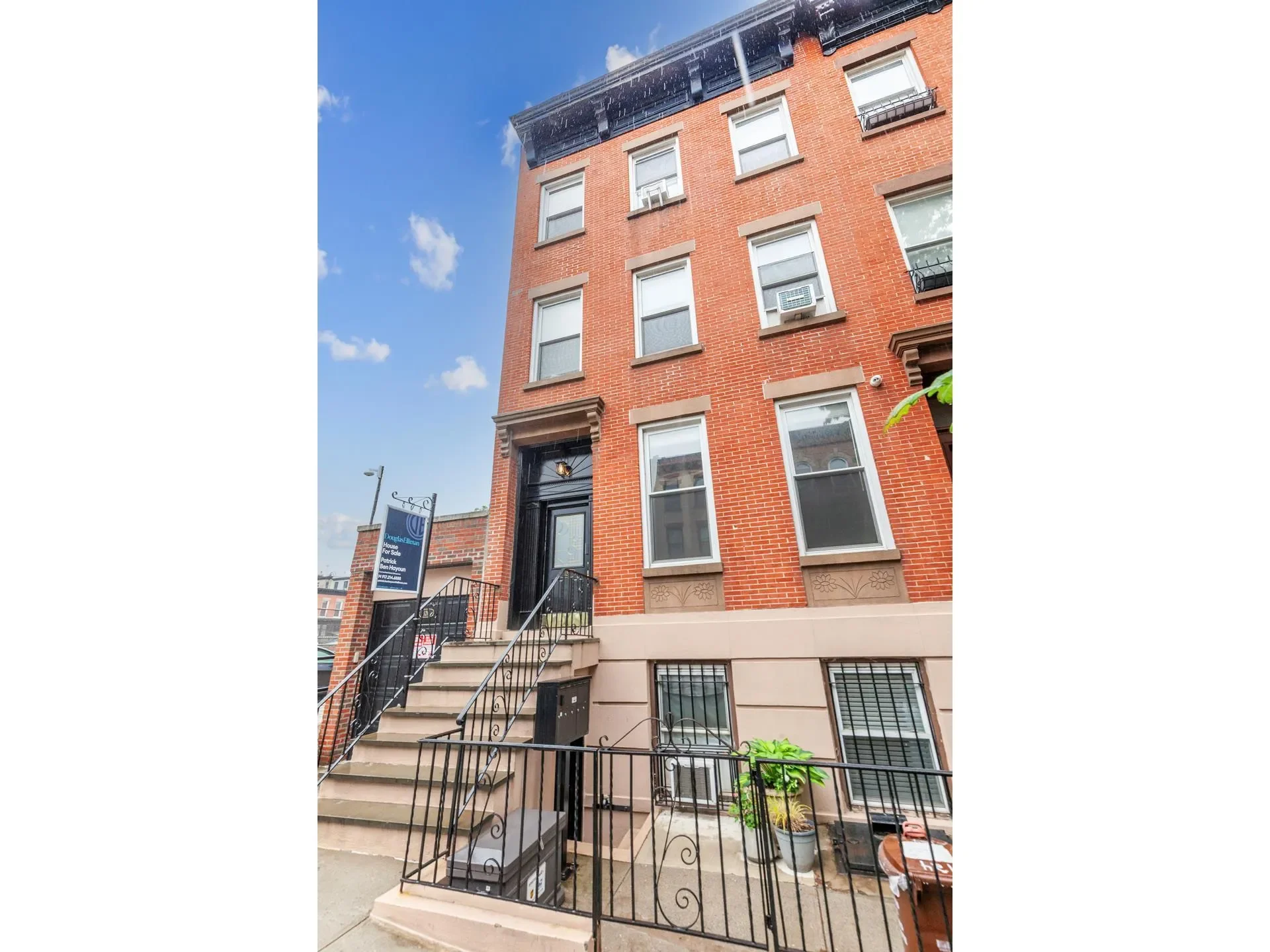 124 PRESIDENT ST, New York, New York, United States. - Hero Image