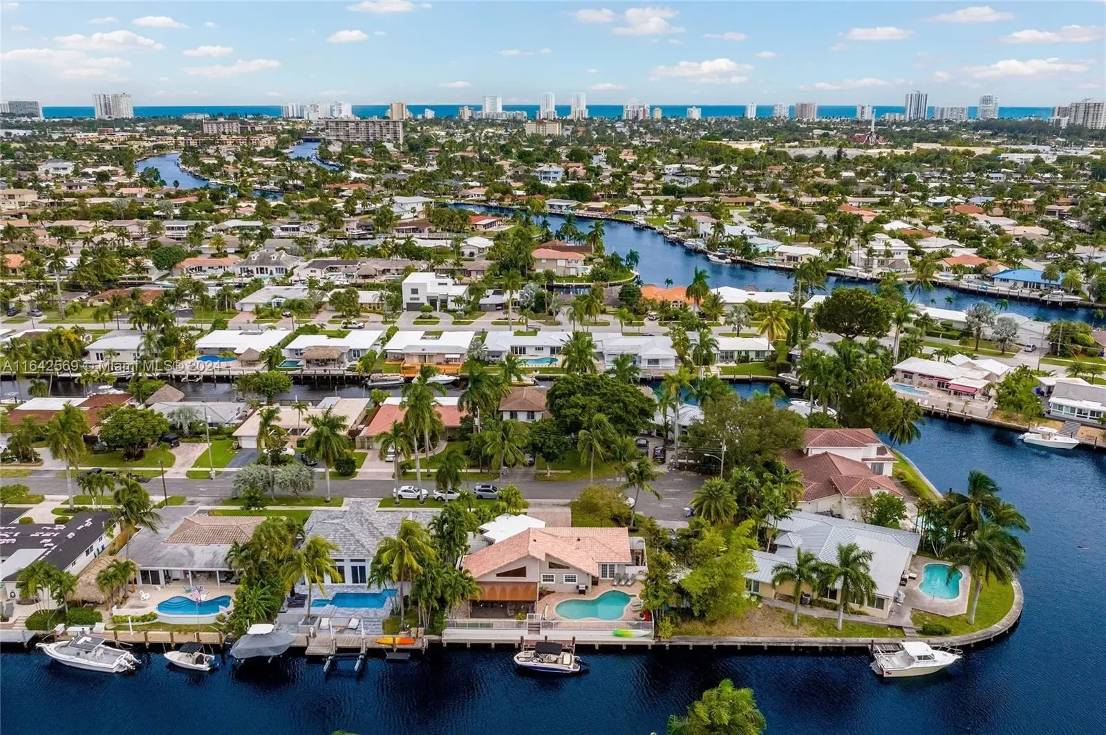 941 SE 4th Ave, Pompano Beach, Florida, United States. - Photo 14