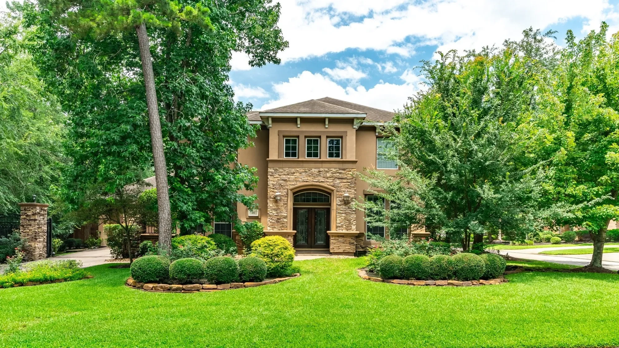 187 E Lansdowne Circle, The Woodlands, TX 77382, The Woodlands, Texas, United States. - Photo 5