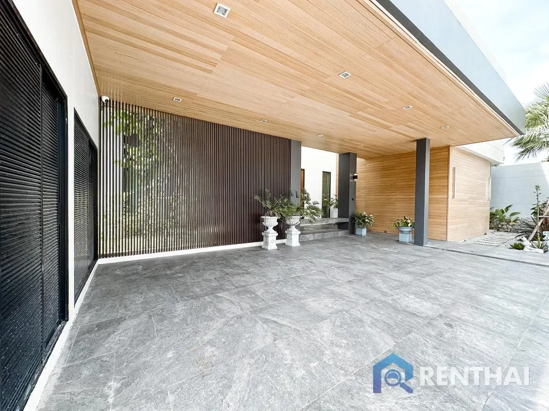 Exterior photo 4