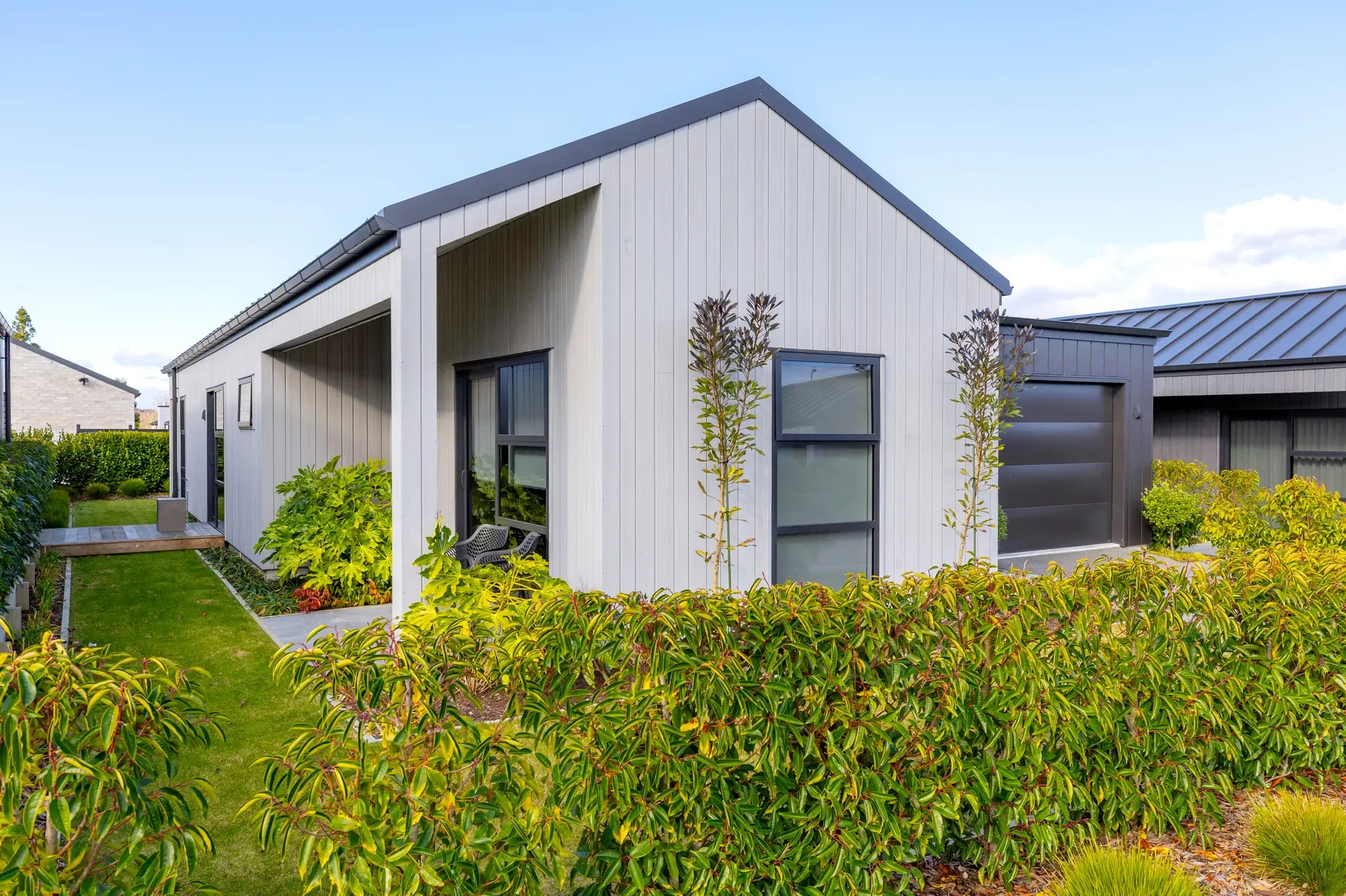 Exterior photo 1