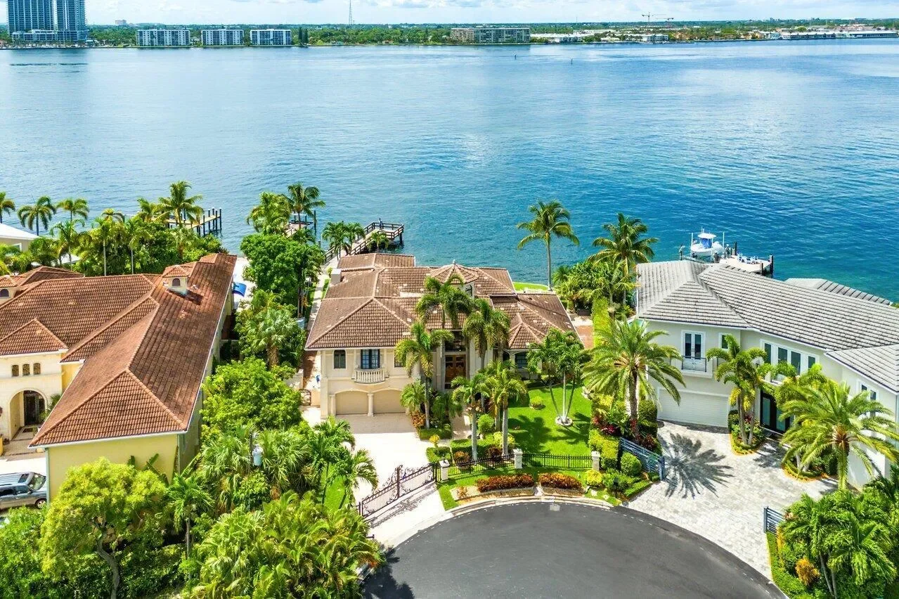 1010 Pine Point Road, Riviera Beach, Florida, United States. - Photo 9