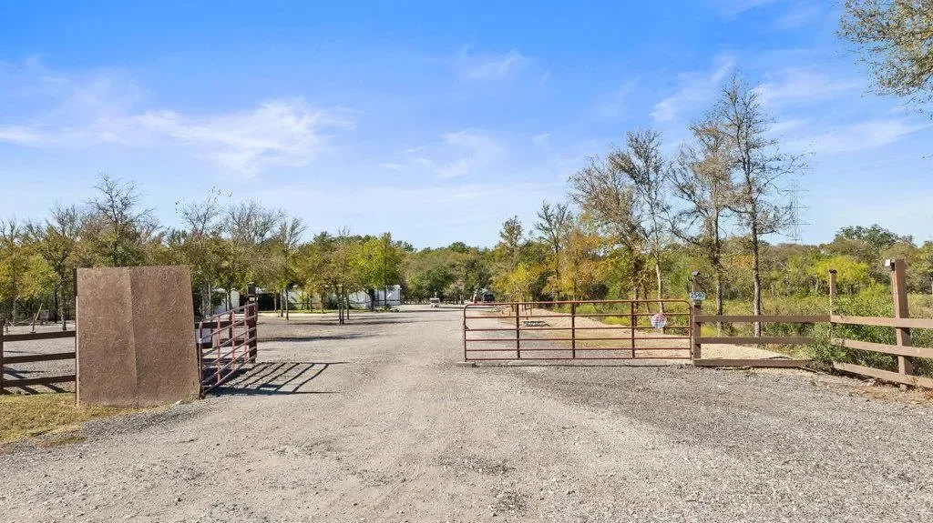 2540 FM 20, Red Rock, Texas, United States. - Photo 1