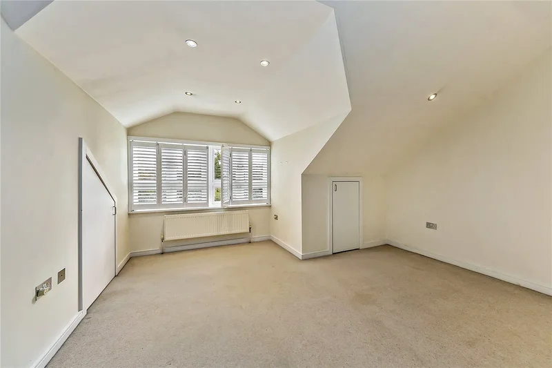 Sandycombe Road, Kew, TW9, Richmond, England, United Kingdom. - Photo 4