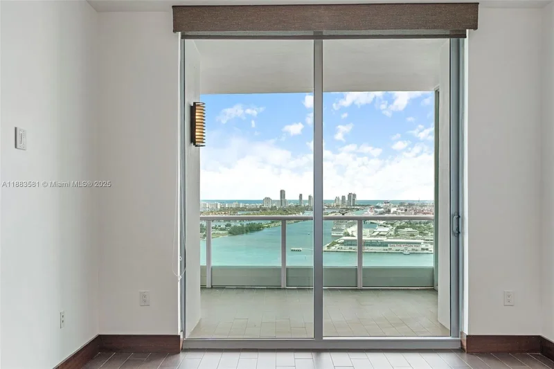 900 Biscayne Blvd 3502, Miami, Florida, United States. - Photo 14