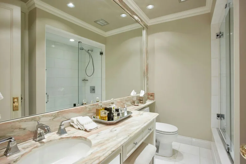 EAST 82ND STREET, New York, New York, United States. - Photo 5
