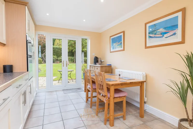 2 Maynard Close, Copthorne, Crawley, RH10 3XZ, Copthorne, England, United Kingdom. - Photo 3