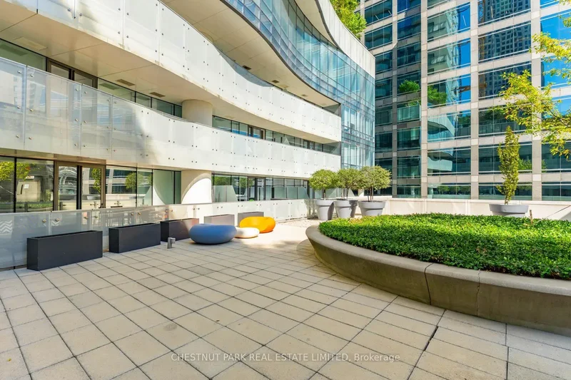 303 - 1 Bloor Street E, Toronto, Ontario, Canada. - Photo 32