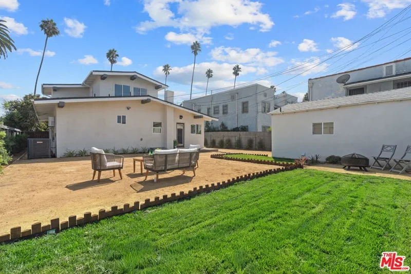 2209 West Boulevard, Los Angeles, California, United States. - Photo 21
