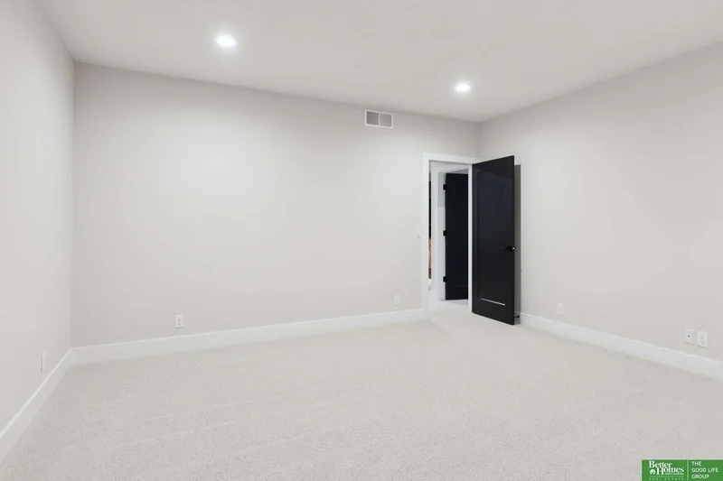 21056 Joseph Street, Elkhorn, NE 68022, Omaha, Nebraska, United States. - Photo 5