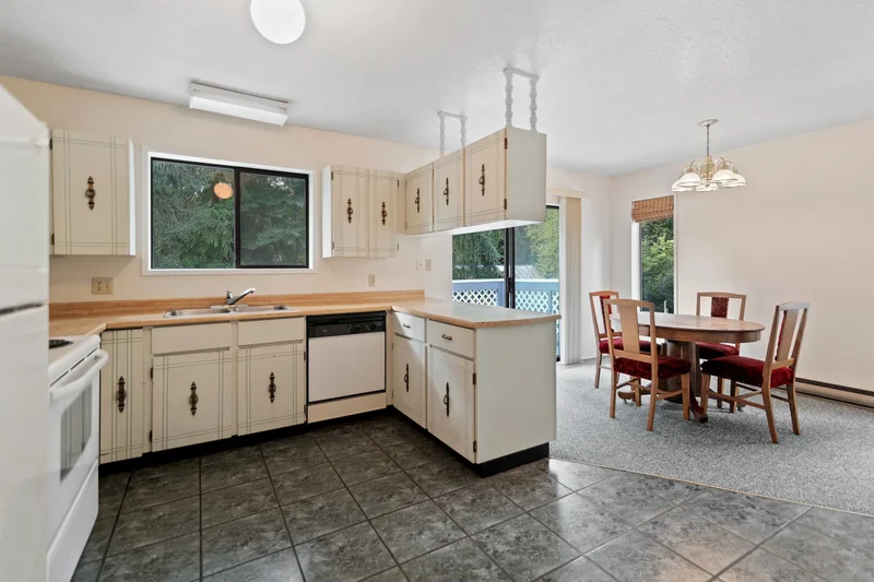 1067 Fircrest Road, Gibsons, BC V0N 1V4, Gibsons, British Columbia, Canada. - Photo 8