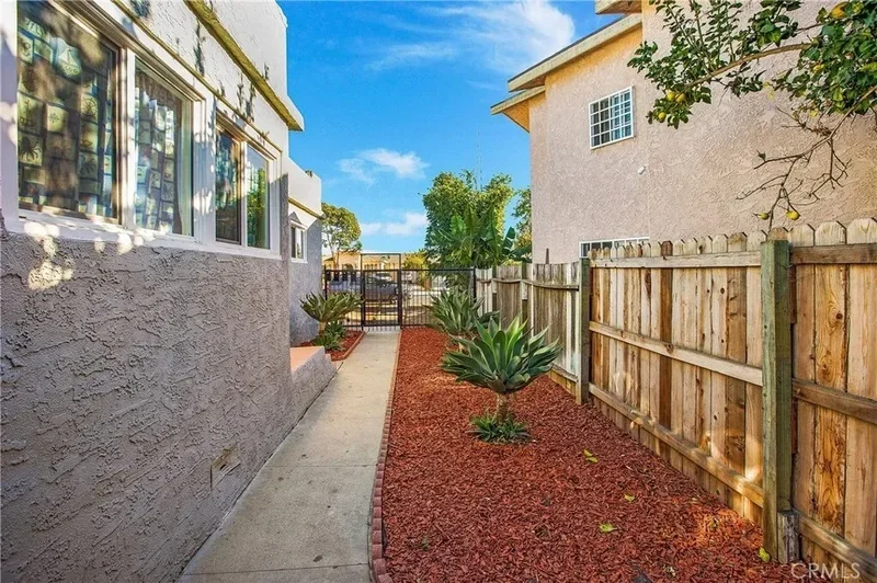 1941 Olive Avenue, Signal Hill, California, United States. - Photo 8