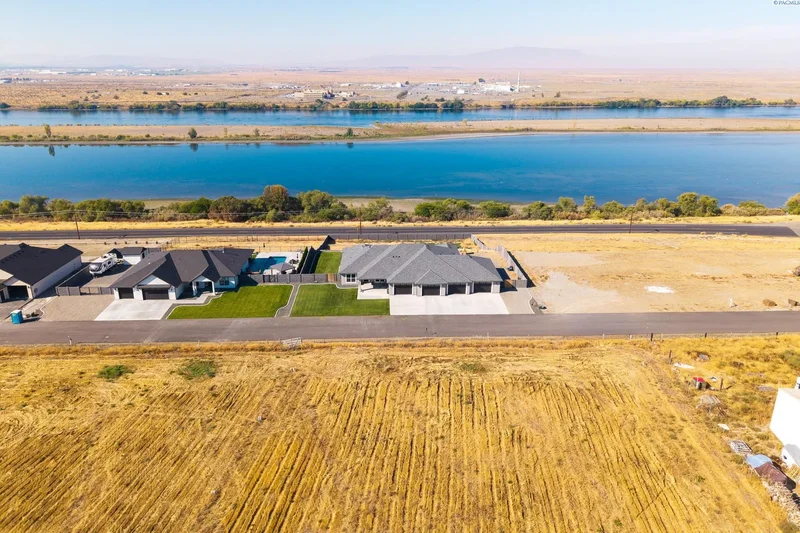 113 Columbia Bluff Lane, Pasco, WA 99301, Pasco, Washington, United States. - Photo 47