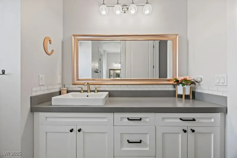 5865 Egan Crest Drive, Las Vegas, Nevada, United States. - Photo 11