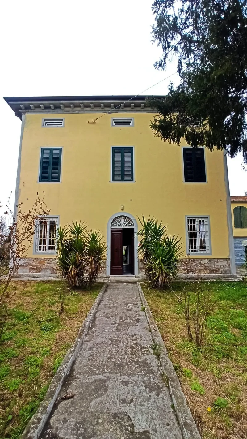 Villa in vendita a Capannori composto da 5vani