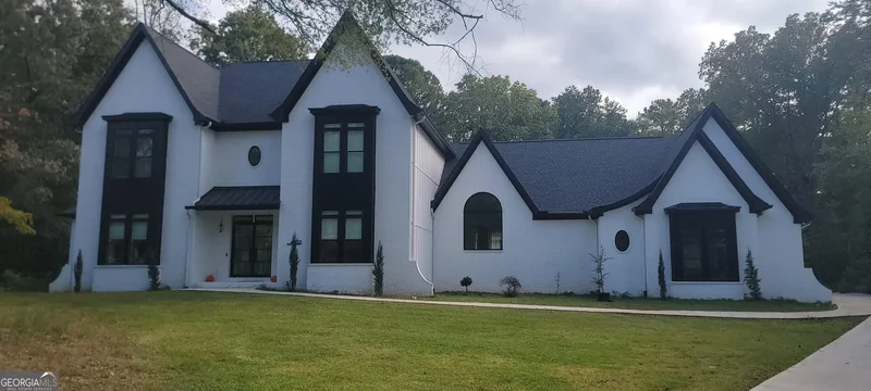 Single Family Residence in Marietta