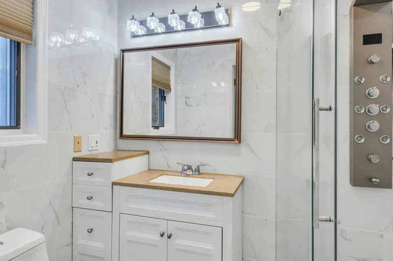 19 Bay Woods Dr, Hampton Bays, New York, United States. - Photo 23