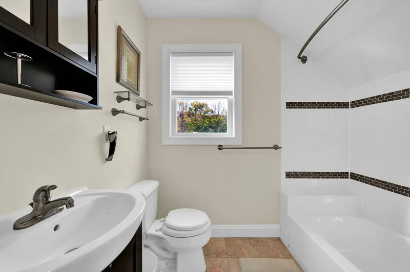 Depot Road, Westhampton, New York, United States. - Photo 13