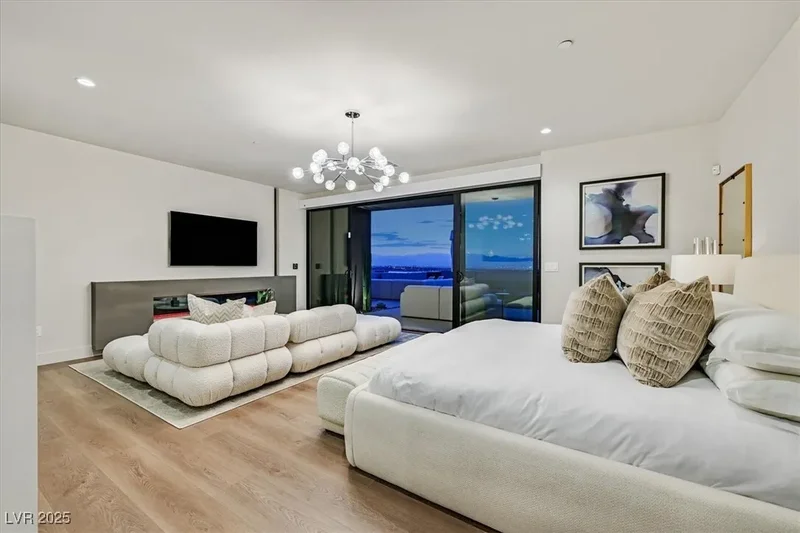 807 Magnum Cliff Court, Henderson, Nevada, United States. - Photo 26