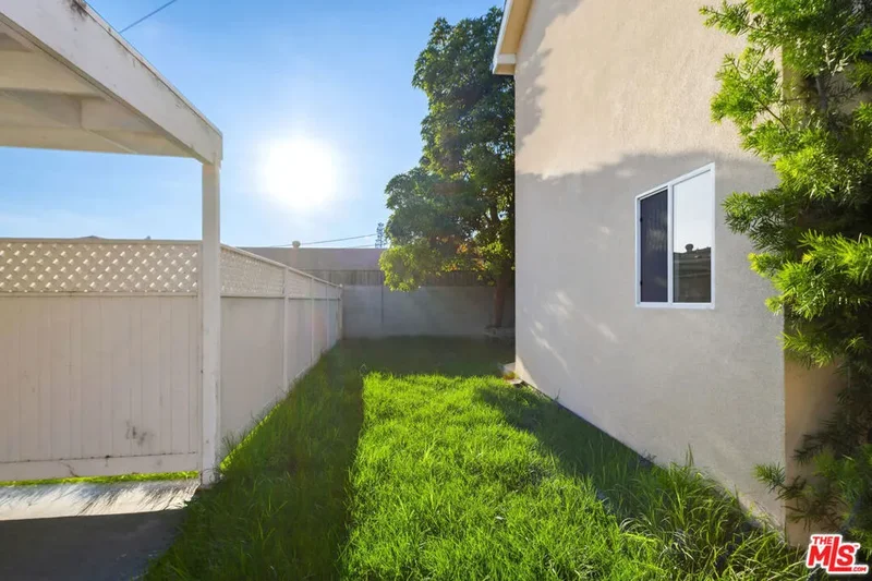 Single Family Residence in Los Angeles