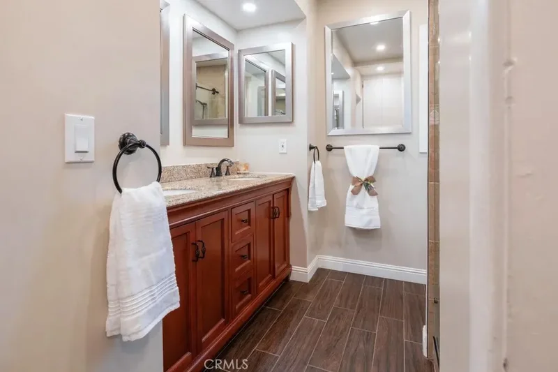 2425 Heather Avenue, Signal Hill, California, United States. - Photo 32