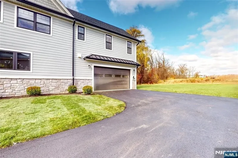 19 Meadowbrook Road, Upper Saddle River, NJ, 07458, USA, Saddle River, New Jersey, United States. - Photo 33
