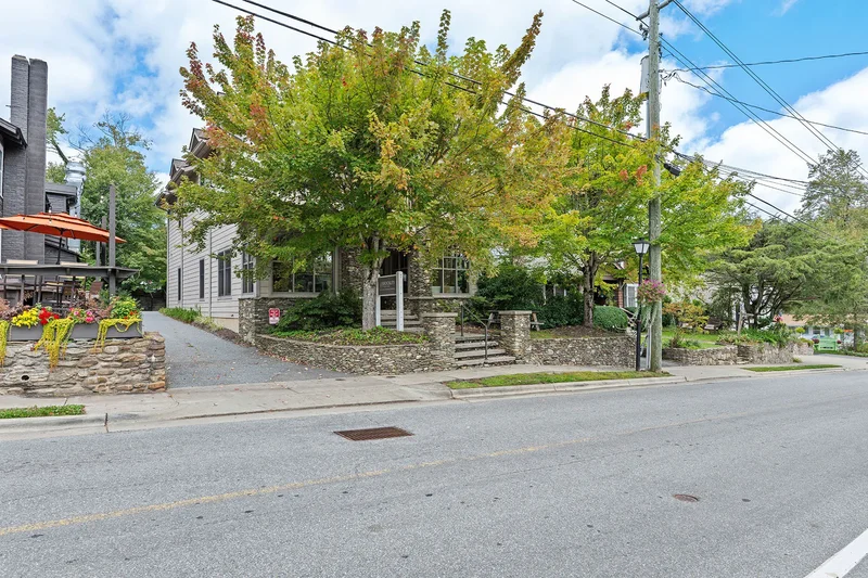 257 Sunset Drive, Blowing Rock, NC 28605, Blowing Rock, North Carolina, United States. - Photo 46