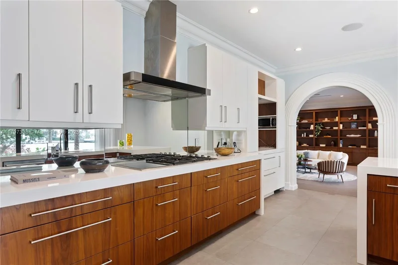 250 W San Marino Dr, Miami Beach, Florida, United States. - Photo 14