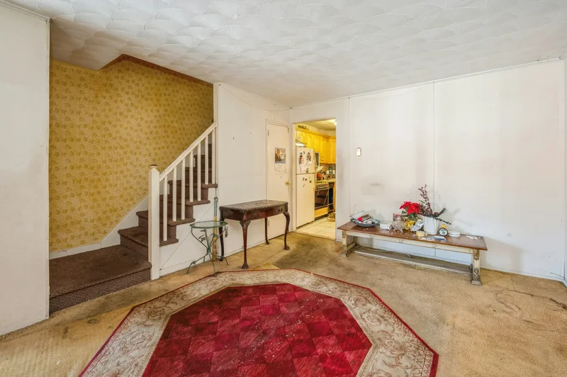 East 230th Street, New York, New York, United States. - Photo 6
