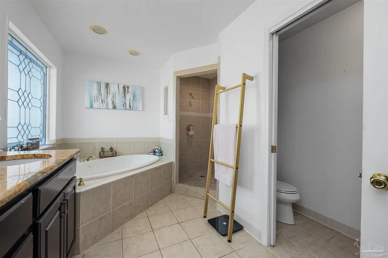 976 Grand Canal St, Gulf Breeze, FL 32563, Gulf Breeze, Florida, United States. - Photo 43