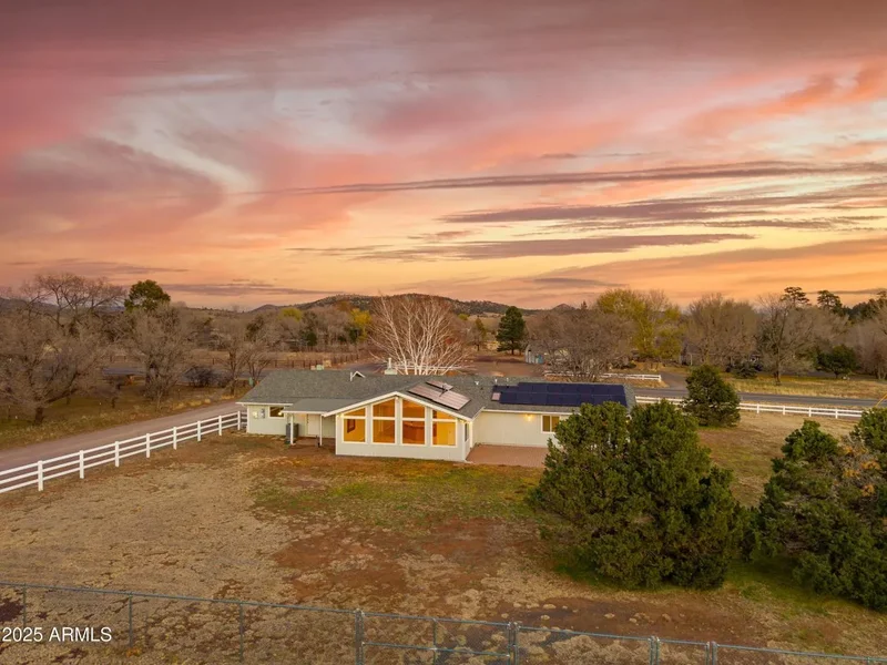 8230 Koch Field Road, Flagstaff, Arizona, United States. - Photo 9