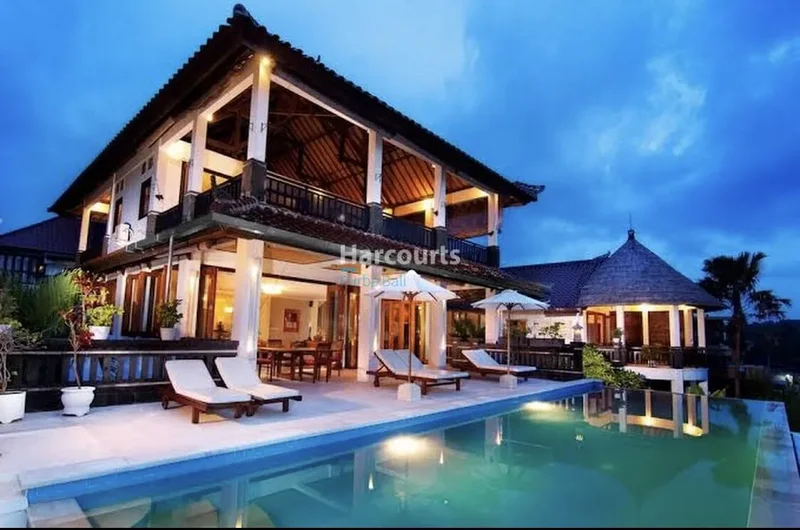 Freehold Villa with Panoramic Views in Balangan