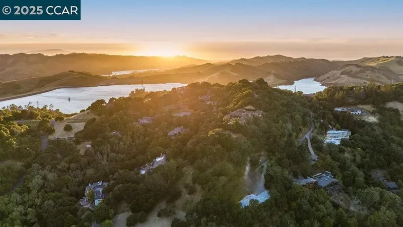 233 Melody Ln, Orinda, California, United States. - Photo 36