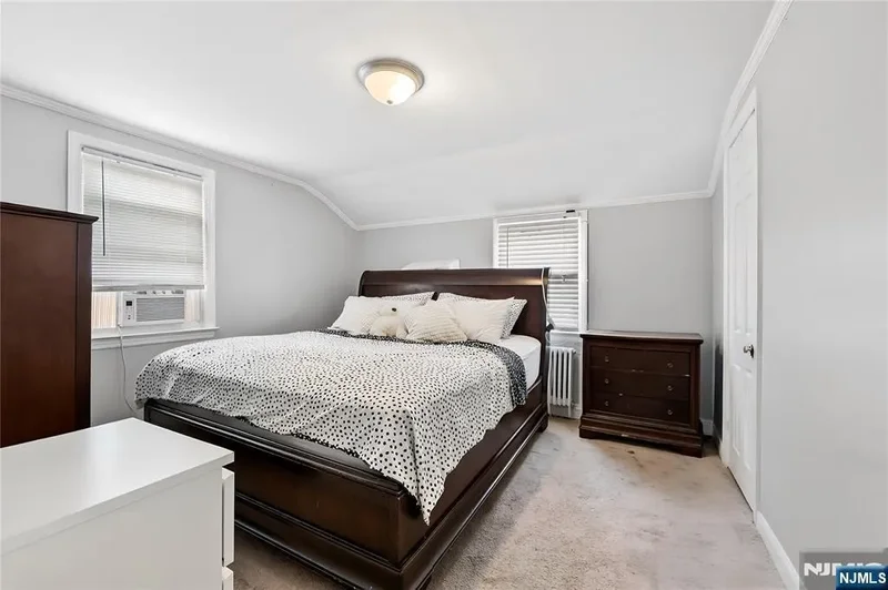 342 Lincoln Avenue, Elmwood Park, New Jersey, United States. - Photo 13