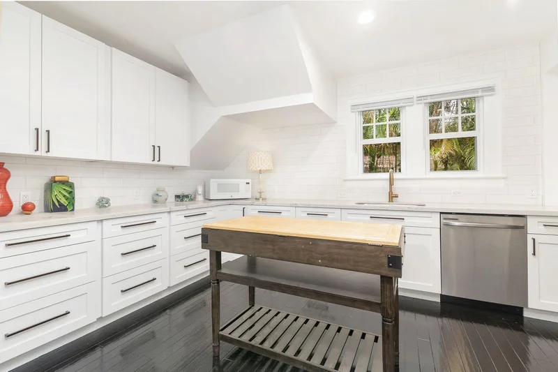 S Olive Avenue, West Palm Beach, Florida, United States. - Photo 10