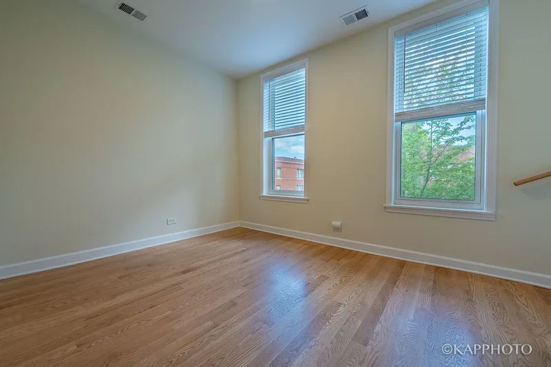 2239 W Cornelia Avenue, Chicago, IL 60618, Chicago, Illinois, United States. - Photo 45