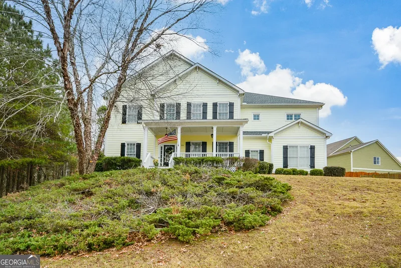 Single Family Residence in Canton